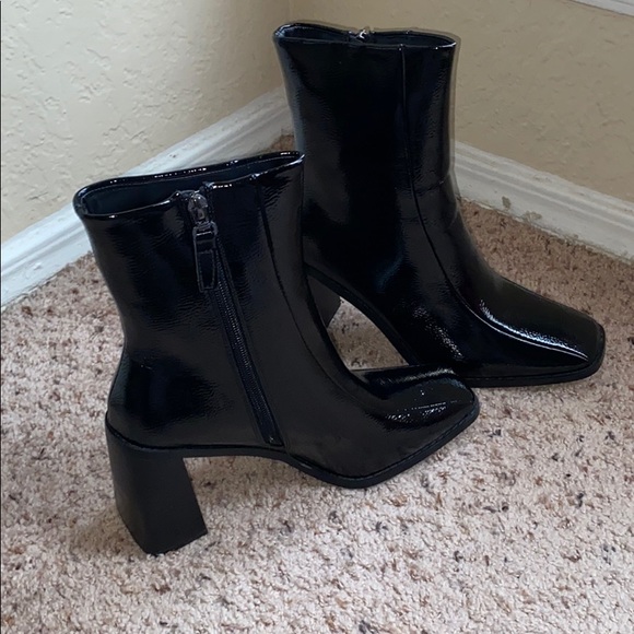 Nasty Gal Patent Leather Ankle Booties - EUC - Picture 1 of 6